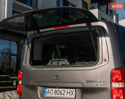 Серый Тойота Proace Verso, объемом двигателя 2 л и пробегом 229 тыс. км за 35000 $, фото 65 на Automoto.ua