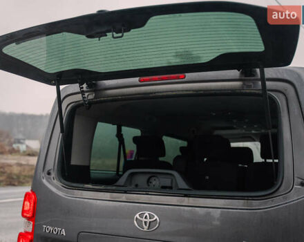 Сірий Тойота Proace Verso, об'ємом двигуна 2 л та пробігом 234 тис. км за 35000 $, фото 21 на Automoto.ua