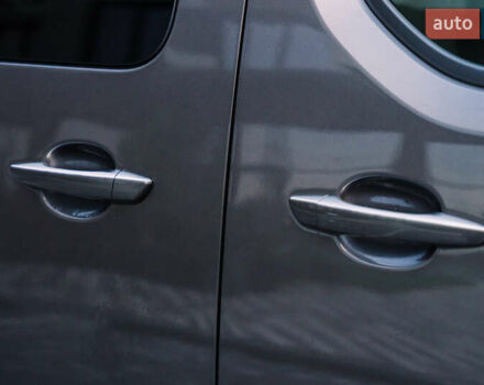 Серый Тойота Proace Verso, объемом двигателя 2 л и пробегом 313 тыс. км за 35000 $, фото 23 на Automoto.ua