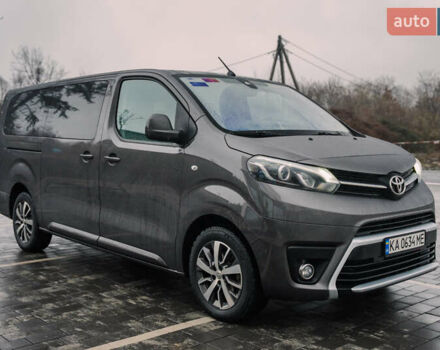 Сірий Тойота Proace Verso, об'ємом двигуна 2 л та пробігом 234 тис. км за 35000 $, фото 9 на Automoto.ua