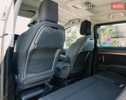 Серый Тойота Proace Verso, объемом двигателя 2 л и пробегом 229 тыс. км за 35000 $, фото 39 на Automoto.ua