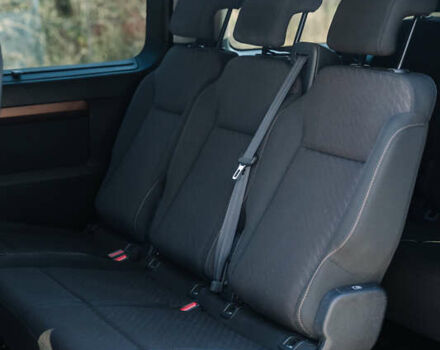 Серый Тойота Proace Verso, объемом двигателя 2 л и пробегом 229 тыс. км за 35000 $, фото 41 на Automoto.ua