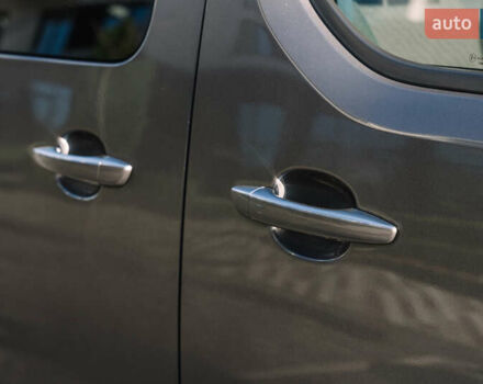 Серый Тойота Proace Verso, объемом двигателя 2 л и пробегом 229 тыс. км за 35000 $, фото 25 на Automoto.ua