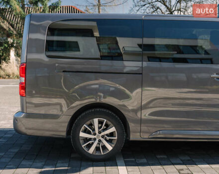 Серый Тойота Proace Verso, объемом двигателя 2 л и пробегом 229 тыс. км за 35000 $, фото 10 на Automoto.ua