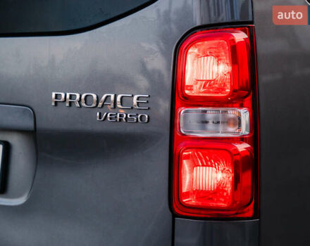 Серый Тойота Proace Verso, объемом двигателя 2 л и пробегом 313 тыс. км за 35000 $, фото 24 на Automoto.ua