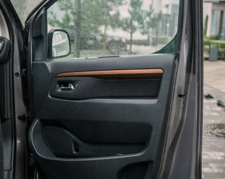 Сірий Тойота Proace Verso, об'ємом двигуна 2 л та пробігом 234 тис. км за 35000 $, фото 26 на Automoto.ua