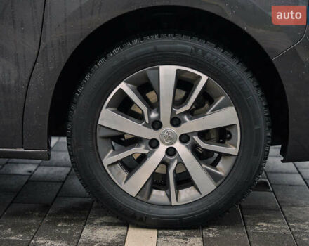 Сірий Тойота Proace Verso, об'ємом двигуна 2 л та пробігом 234 тис. км за 35000 $, фото 25 на Automoto.ua