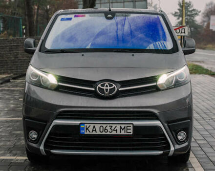 Сірий Тойота Proace Verso, об'ємом двигуна 2 л та пробігом 234 тис. км за 35000 $, фото 1 на Automoto.ua