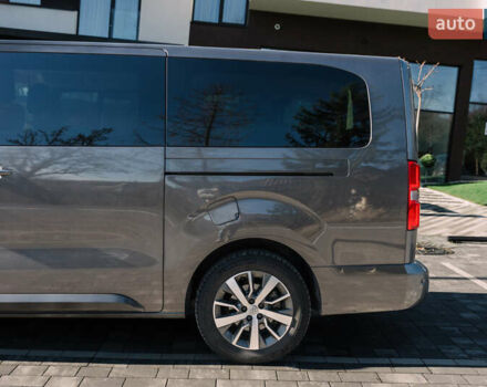 Серый Тойота Proace Verso, объемом двигателя 2 л и пробегом 229 тыс. км за 35000 $, фото 16 на Automoto.ua