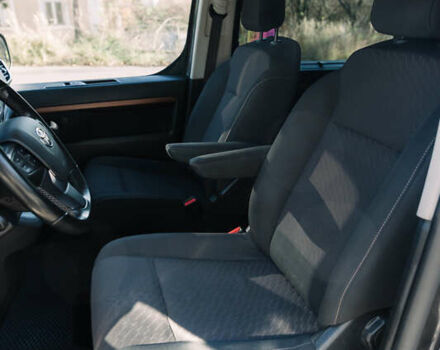 Серый Тойота Proace Verso, объемом двигателя 2 л и пробегом 229 тыс. км за 35000 $, фото 33 на Automoto.ua