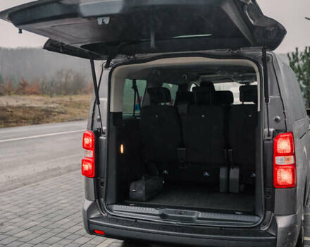 Сірий Тойота Proace Verso, об'ємом двигуна 2 л та пробігом 234 тис. км за 35000 $, фото 22 на Automoto.ua