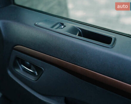 Серый Тойота Proace Verso, объемом двигателя 2 л и пробегом 313 тыс. км за 35000 $, фото 31 на Automoto.ua