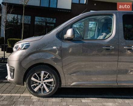 Серый Тойота Proace Verso, объемом двигателя 2 л и пробегом 229 тыс. км за 35000 $, фото 17 на Automoto.ua