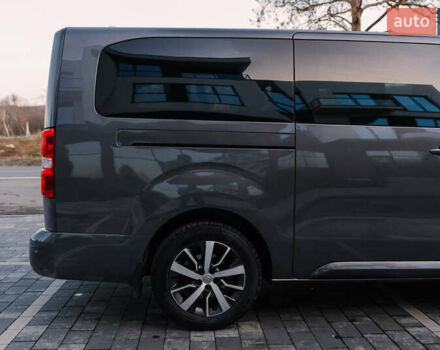 Серый Тойота Proace Verso, объемом двигателя 2 л и пробегом 313 тыс. км за 35000 $, фото 10 на Automoto.ua