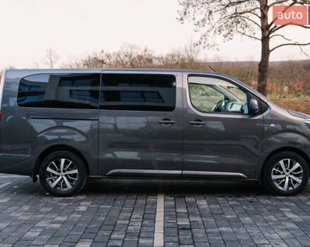 Серый Тойота Proace Verso, объемом двигателя 2 л и пробегом 313 тыс. км за 35000 $, фото 7 на Automoto.ua