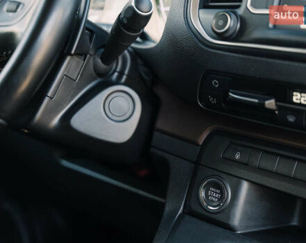 Серый Тойота Proace Verso, объемом двигателя 2 л и пробегом 229 тыс. км за 35000 $, фото 57 на Automoto.ua