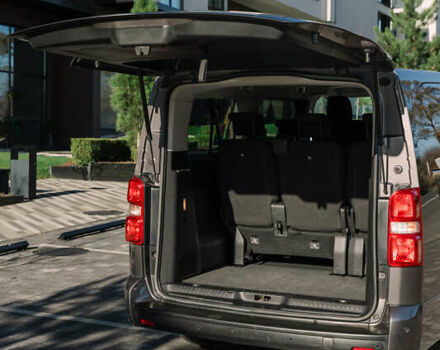 Серый Тойота Proace Verso, объемом двигателя 2 л и пробегом 229 тыс. км за 35000 $, фото 66 на Automoto.ua