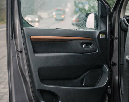 Сірий Тойота Proace Verso, об'ємом двигуна 2 л та пробігом 234 тис. км за 35000 $, фото 31 на Automoto.ua