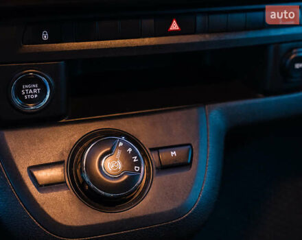 Серый Тойота Proace Verso, объемом двигателя 2 л и пробегом 313 тыс. км за 35000 $, фото 41 на Automoto.ua