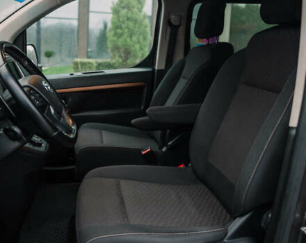 Сірий Тойота Proace Verso, об'ємом двигуна 2 л та пробігом 234 тис. км за 35000 $, фото 34 на Automoto.ua