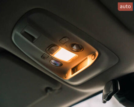 Серый Тойота Proace Verso, объемом двигателя 2 л и пробегом 313 тыс. км за 35000 $, фото 35 на Automoto.ua