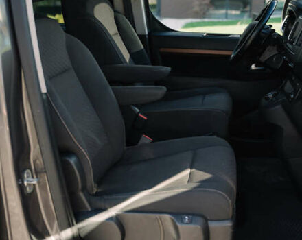 Серый Тойота Proace Verso, объемом двигателя 2 л и пробегом 229 тыс. км за 35000 $, фото 51 на Automoto.ua