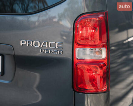 Серый Тойота Proace Verso, объемом двигателя 2 л и пробегом 229 тыс. км за 35000 $, фото 12 на Automoto.ua