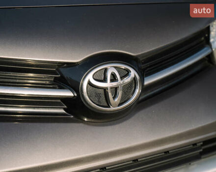 Сірий Тойота Proace Verso, об'ємом двигуна 2 л та пробігом 212 тис. км за 38000 $, фото 15 на Automoto.ua