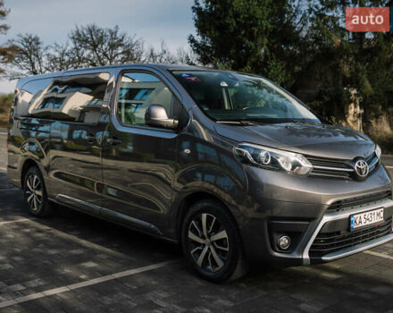 Сірий Тойота Proace Verso, об'ємом двигуна 2 л та пробігом 212 тис. км за 38000 $, фото 7 на Automoto.ua
