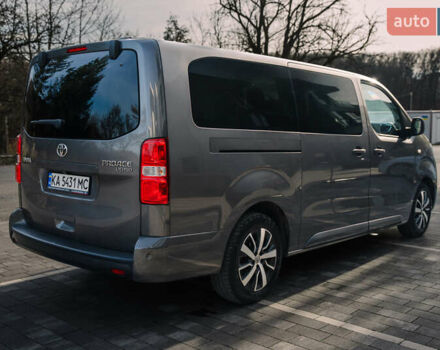 Сірий Тойота Proace Verso, об'ємом двигуна 2 л та пробігом 212 тис. км за 38000 $, фото 5 на Automoto.ua