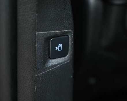 Сірий Тойота Proace Verso, об'ємом двигуна 2 л та пробігом 212 тис. км за 38000 $, фото 40 на Automoto.ua