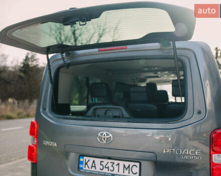 Сірий Тойота Proace Verso, об'ємом двигуна 2 л та пробігом 212 тис. км за 38000 $, фото 25 на Automoto.ua