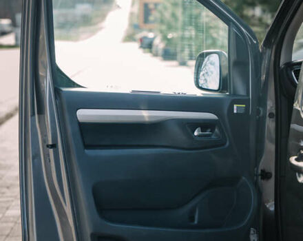 Сірий Тойота Proace Verso, об'ємом двигуна 2 л та пробігом 212 тис. км за 38000 $, фото 27 на Automoto.ua