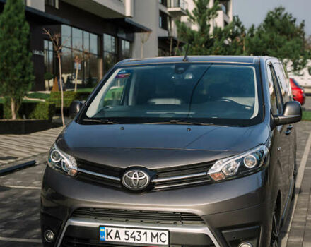 Сірий Тойота Proace Verso, об'ємом двигуна 2 л та пробігом 212 тис. км за 38000 $, фото 1 на Automoto.ua