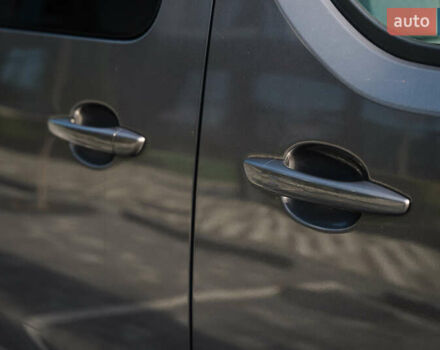 Сірий Тойота Proace Verso, об'ємом двигуна 2 л та пробігом 212 тис. км за 38000 $, фото 20 на Automoto.ua