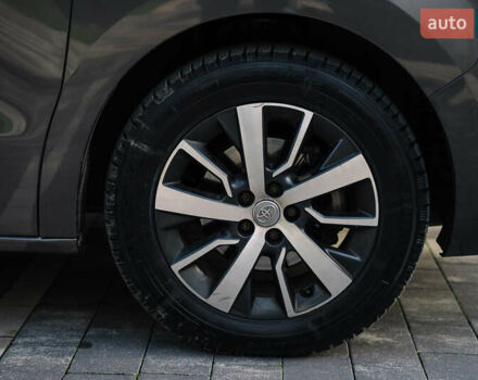 Сірий Тойота Proace Verso, об'ємом двигуна 2 л та пробігом 212 тис. км за 38000 $, фото 12 на Automoto.ua