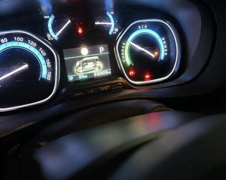 Белый Тойота Proace, объемом двигателя 0 л и пробегом 30 тыс. км за 16950 $, фото 17 на Automoto.ua