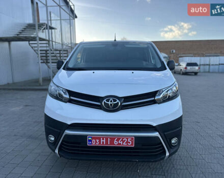 Белый Тойота Proace, объемом двигателя 0 л и пробегом 100 тыс. км за 19900 $, фото 1 на Automoto.ua