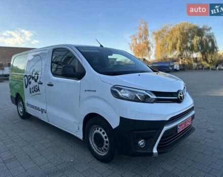 Белый Тойота Proace, объемом двигателя 0 л и пробегом 100 тыс. км за 19900 $, фото 2 на Automoto.ua
