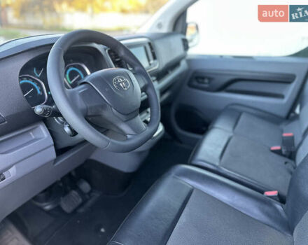 Белый Тойота Proace, объемом двигателя 0 л и пробегом 100 тыс. км за 19900 $, фото 10 на Automoto.ua