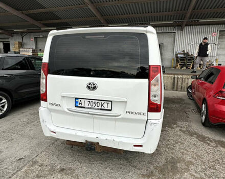 Белый Тойота Proace, объемом двигателя 2 л и пробегом 300 тыс. км за 7799 $, фото 2 на Automoto.ua