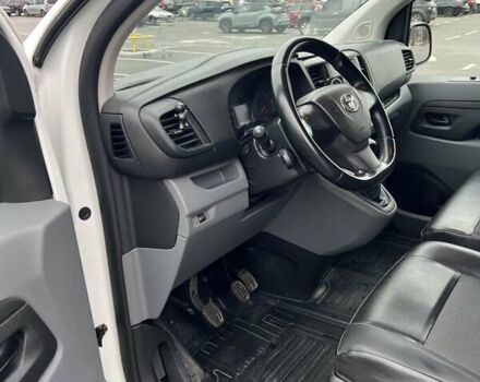 Білий Тойота Proace, об'ємом двигуна 1.6 л та пробігом 186 тис. км за 16500 $, фото 4 на Automoto.ua