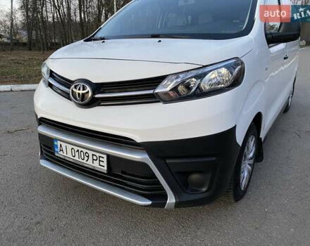 Белый Тойота Proace, объемом двигателя 2 л и пробегом 178 тыс. км за 19999 $, фото 15 на Automoto.ua