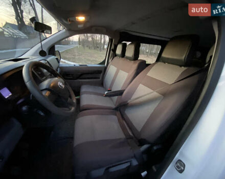 Белый Тойота Proace, объемом двигателя 2 л и пробегом 178 тыс. км за 19999 $, фото 19 на Automoto.ua