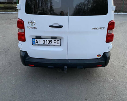 Белый Тойота Proace, объемом двигателя 2 л и пробегом 178 тыс. км за 19999 $, фото 12 на Automoto.ua