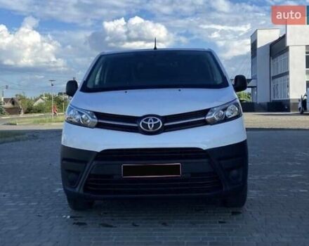 Белый Тойота Proace, объемом двигателя 1.56 л и пробегом 360 тыс. км за 12200 $, фото 3 на Automoto.ua