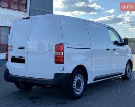 Белый Тойота Proace, объемом двигателя 1.56 л и пробегом 360 тыс. км за 12200 $, фото 1 на Automoto.ua