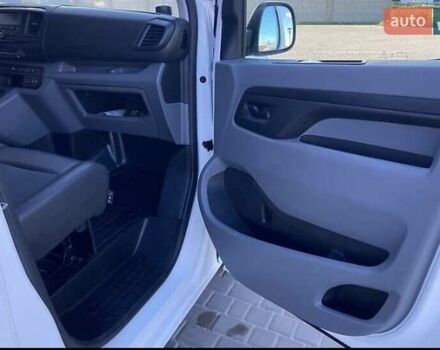 Белый Тойота Proace, объемом двигателя 1.56 л и пробегом 360 тыс. км за 12200 $, фото 14 на Automoto.ua