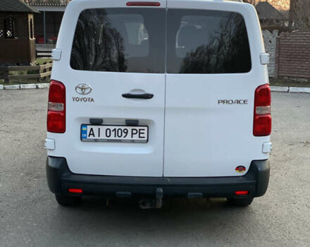 Белый Тойота Proace, объемом двигателя 2 л и пробегом 177 тыс. км за 18900 $, фото 7 на Automoto.ua
