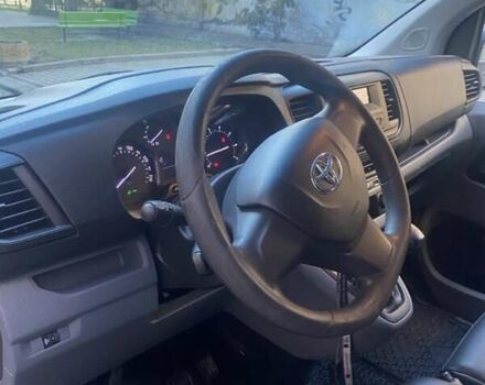 Белый Тойота Proace, объемом двигателя 1.56 л и пробегом 240 тыс. км за 14000 $, фото 7 на Automoto.ua